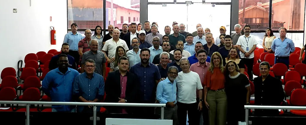 Encontro histórico impulsiona o desenvolvimento econômico em Castilho com foco em turismo, agroindústria e crédito para pequenas empresas, durante visita do secretário Jorge Lima.