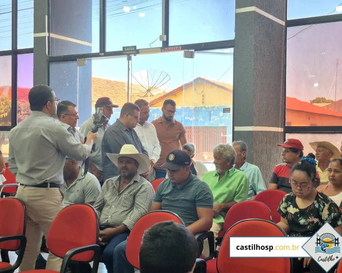 Moradores da reserva da Cafeeira em Castilho reivindicam água e trator na Câmara Moradores da reserva da Cafeeira em Castilho reivindicam água e trator na Câmara