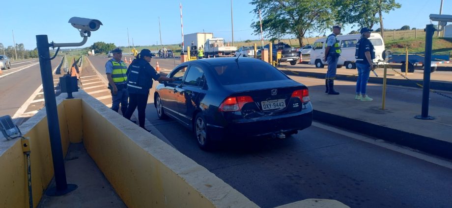 Operação flagra motoristas embriagados em rodovia durante feriado Operação flagra motoristas embriagados em rodovia durante feriado
