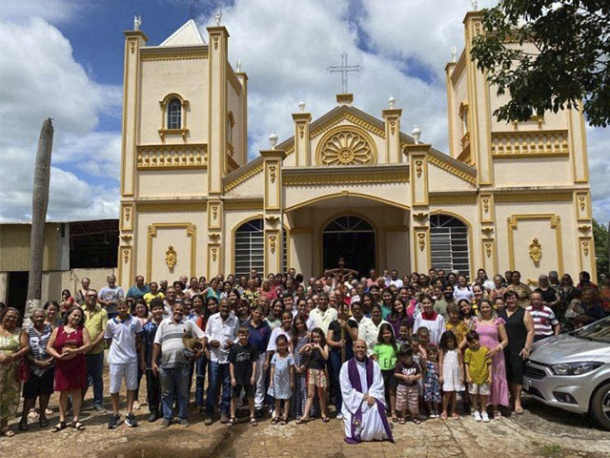 Padre paulinho celebra 25 anos de sacerdócio com festa e homenagens