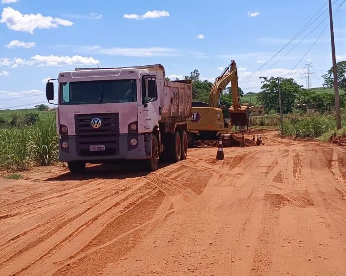 Começam obras para asfaltar vicinal ligando castilho a andradina em são paulo Começam obras para asfaltar vicinal ligando castilho a andradina em são paulo