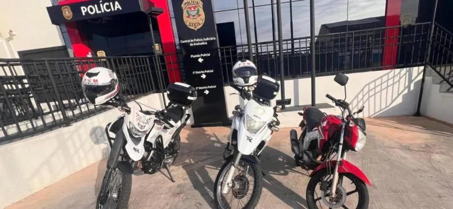 Assaltantes presos em andradina após roubo; pm age rápido Assaltantes presos em andradina após roubo; pm age rápido