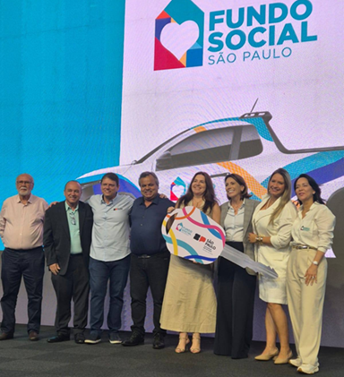 Murutinga do sul recebe pick-up para fortalecer ações sociais Murutinga do sul recebe pick-up para fortalecer ações sociais