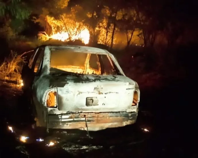 Mistério cerca carro incendiado na zona rural de castilho, são paulo