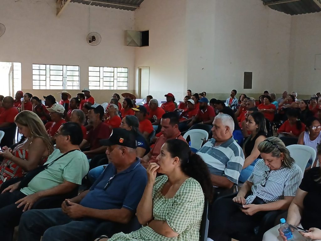 EXCLUSIVO: Vice-prefeito João Gabriel detalha próximos passos para o Parque Ecológico em Castilho na Cachoeirinha e explica como funcionará o assentamento das novas famílias EXCLUSIVO: Vice-prefeito João Gabriel detalha próximos passos para o Parque Ecológico em Castilho na Cachoeirinha e explica como funcionará o assentamento das novas famílias