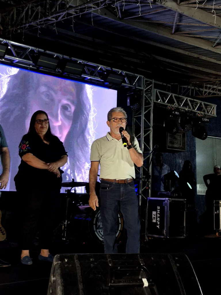 NATAL ACOLHEDOR DE CASTILHO SP 2025: 5ª EDIÇÃO ENCANTA MORADORES COM ACENDIMENTO DAS LUZES