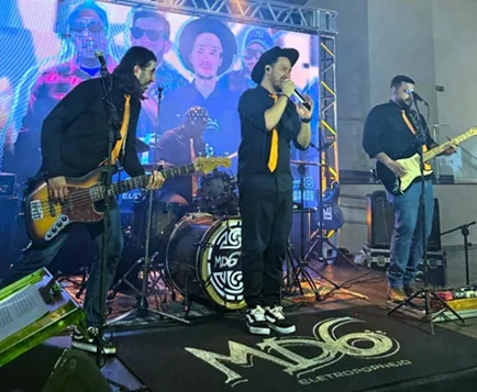 Natal em castilho: praça da matriz iluminada e show com md6