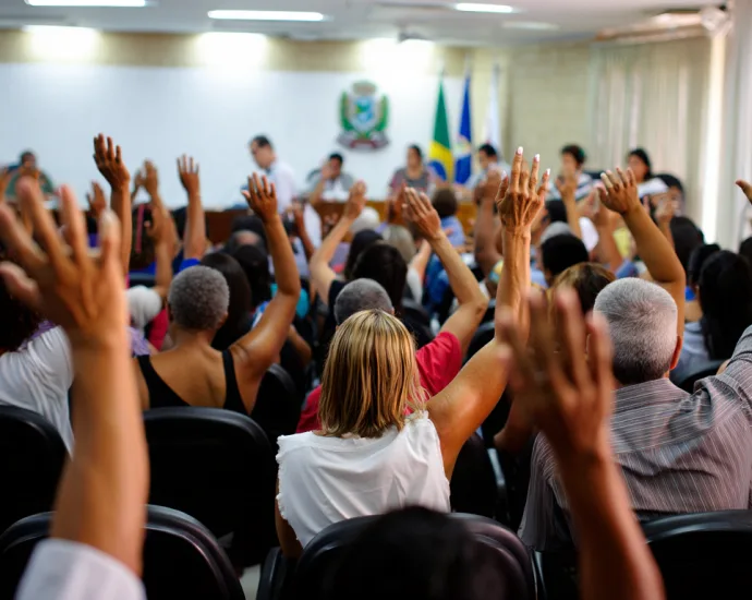 POR QUE RECLAMAR NÃO BASTA: O BRASIL PRECISA DE GENTE DO BEM PARTICIPANDO – Participação Popular na Política