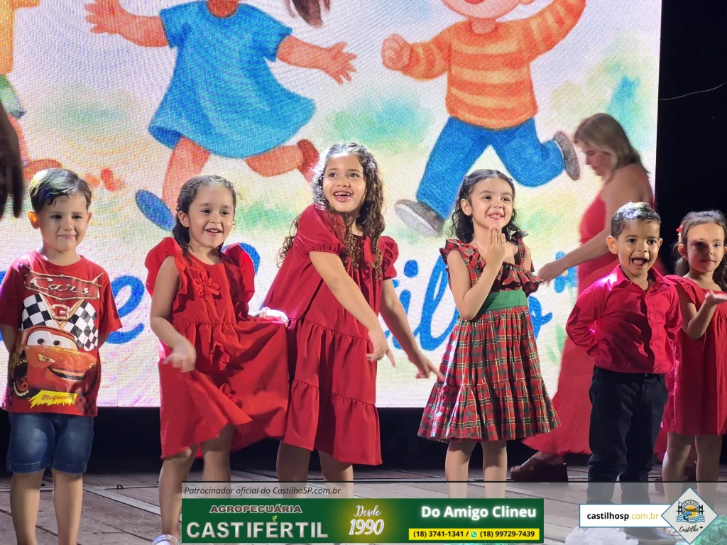 2a NOITE DAS ESTRELAS EM CASTILHO ENCANTA COMUNIDADE NA PRAÇA DA MATRIZ