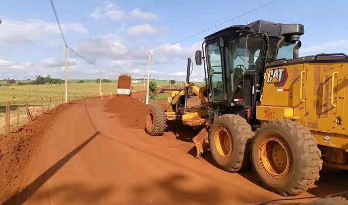 Obras de asfalto avançam e conectam cidades no interior de são paulo