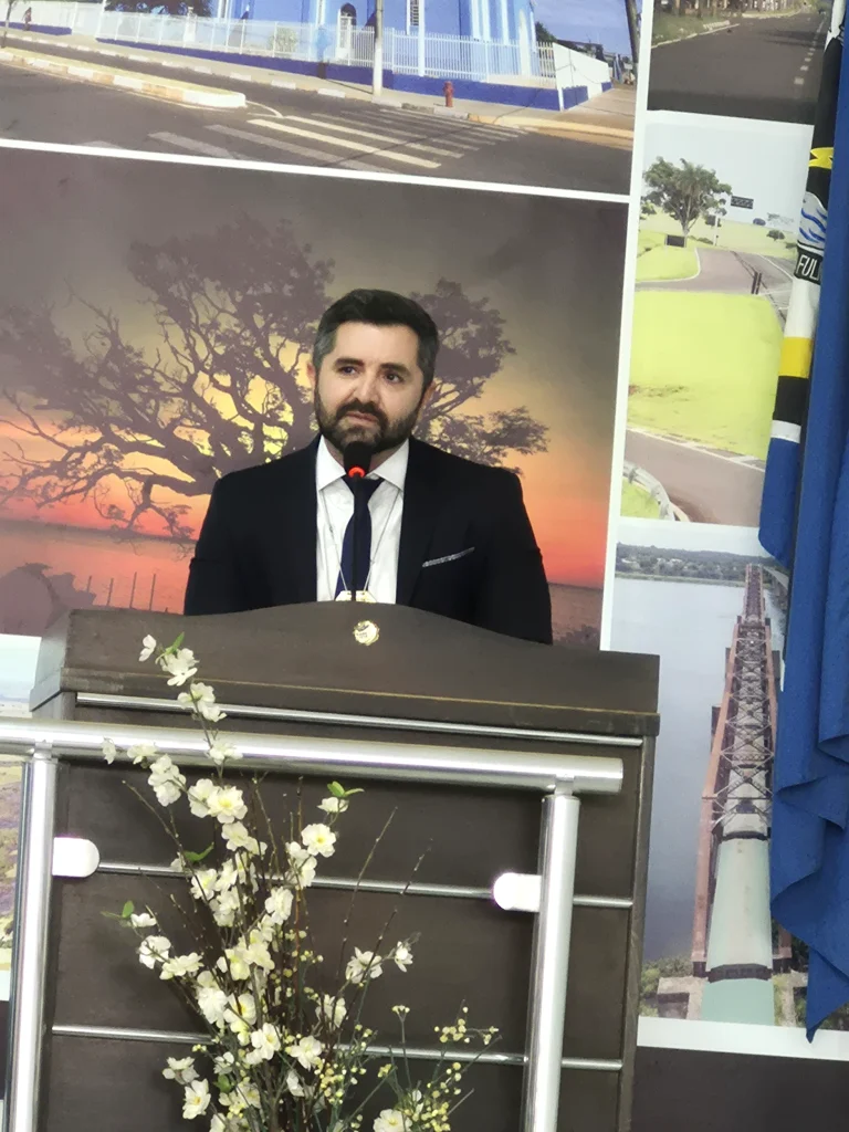 SESSÃO SOLENE EM CASTILHO HOMENAGEIA 32 HERÓIS DA SEGURANÇA E COMUNIDADE