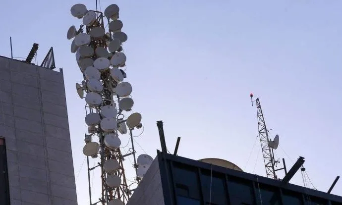 AT&T: LUCRO POR AÇÃO SUPERA EXPECTATIVAS NO 4º TRI