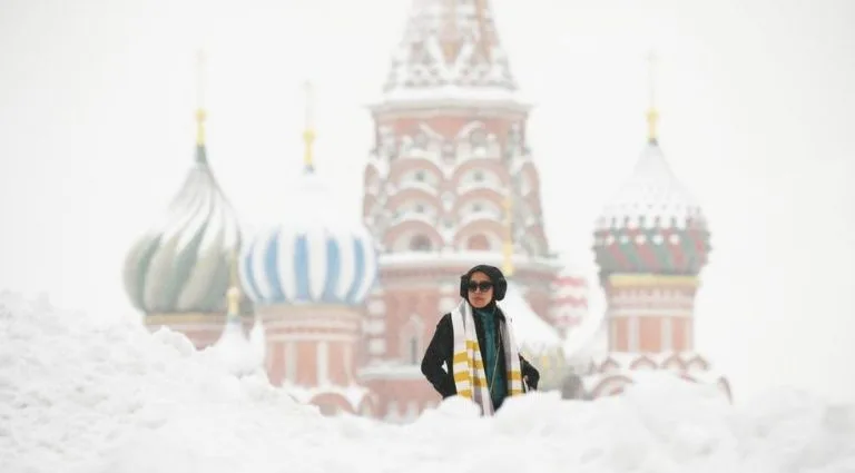 NEVE EM MOSCOU: RECORDES HISTÓRICOS E IMPACTOS NEVE EM MOSCOU: RECORDES HISTÓRICOS E IMPACTOS