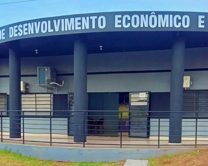 PEDREIROS E AJUDANTES: OPORTUNIDADE DE EMPREGO EM CASTILHO