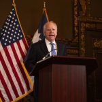 MUDANÇA DE TOM: O QUE DIZ O GOVERNADOR WALZ