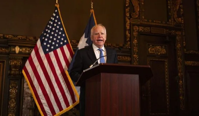 MUDANÇA DE TOM: O QUE DIZ O GOVERNADOR WALZ