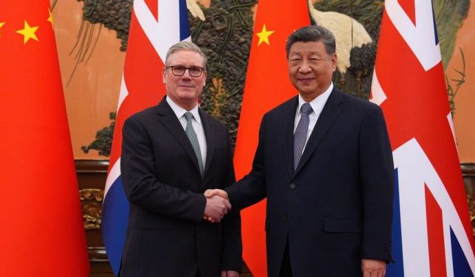 RELAÇÃO ECONÔMICA: PREMIÊ DO REINO UNIDO ENCONTROU XI JINPING