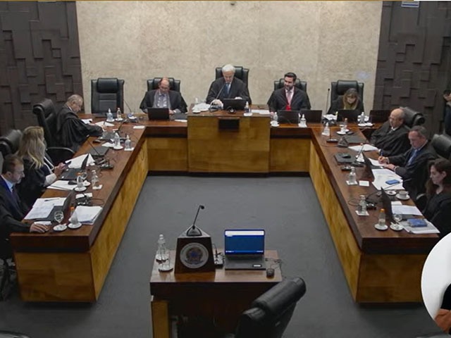 Prefeito Paulo Boaventura acompanha julgamento da ação contra prefeito de Castilho no Tribunal Eleitoral.