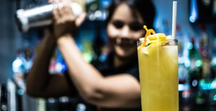 ALCOOLEMIA ZERO NO TRÂNSITO: CONSCIENTIZAÇÃO E SEGURANÇA ALCOOLEMIA ZERO NO TRÂNSITO: CONSCIENTIZAÇÃO E SEGURANÇA