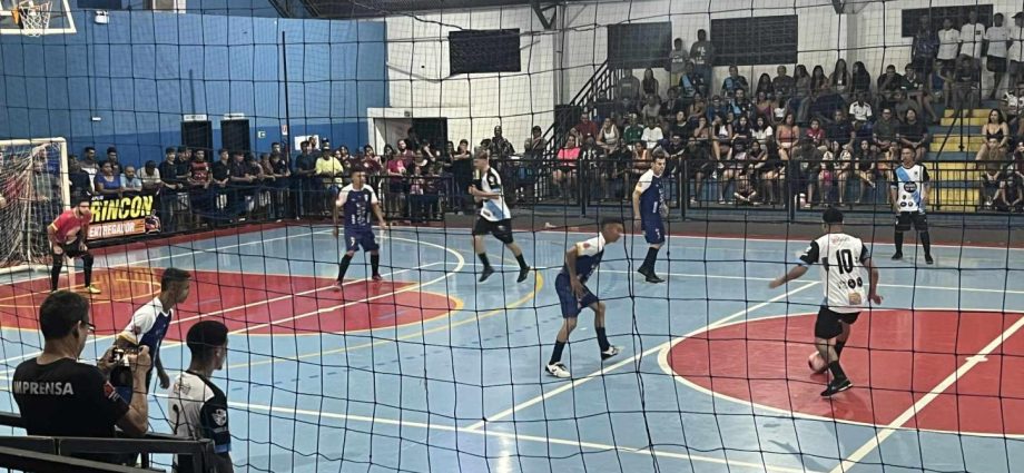 CONVENIÊNCIA DO TITI DESTACA-SE NO FUTSAL EM CASTILHO CONVENIÊNCIA DO TITI DESTACA-SE NO FUTSAL EM CASTILHO