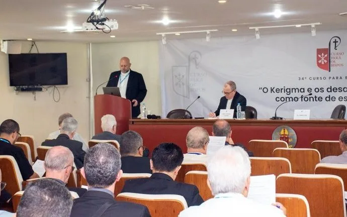 CURSO PARA BISPOS: TRANSMISSÃO DA FÉ EM FOCO