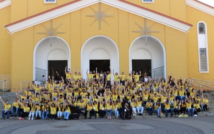 JOVENS VIVEM EXPERIÊNCIA MISSIONÁRIA EM SANTA CATARINA