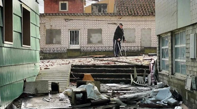 PAPA SOLIDARIZA-SE COM VÍTIMA DA TEMPESTADE EM PORTUGAL