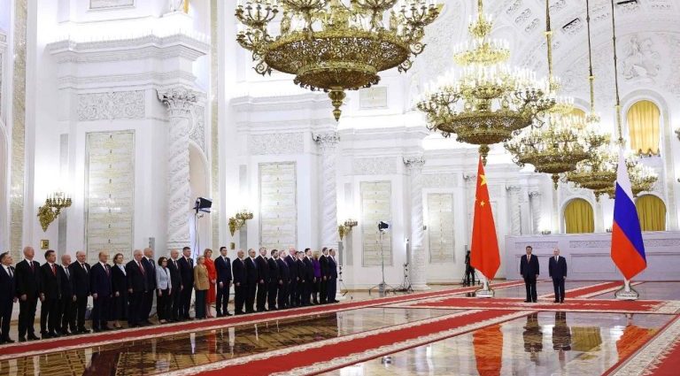 RÚSSIA E CHINA: O MUNDO ILIBERAL EM DESTAQUE