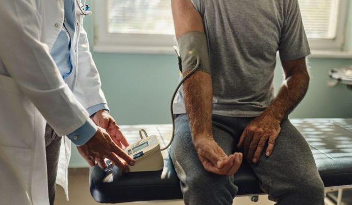 HIPERTENSÃO: COMO CONTROLAR SEM MEDICAMENTOS