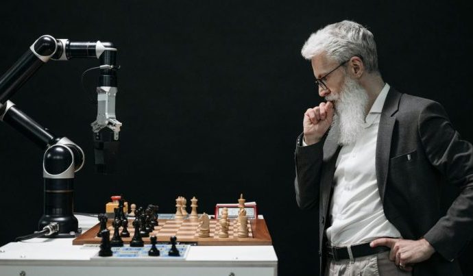 INTELIGÊNCIA ARTIFICIAL: BENEFÍCIOS E RISCOS PARA O TRABALHO INTELIGÊNCIA ARTIFICIAL: BENEFÍCIOS E RISCOS PARA O TRABALHO