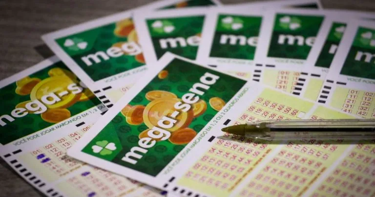 MEGA-SENA: PRÊMIO ACUMULADO CHEGA A R$ 102 MILHÕES