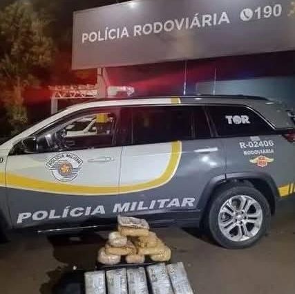 TRÁFICO DE DROGAS: MULHER É PRESA COM 10 QUILOS DE SKUNK TRÁFICO DE DROGAS: MULHER É PRESA COM 10 QUILOS DE SKUNK