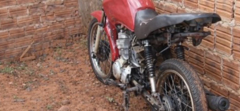 MOTOS FURTADAS: PM RECUPERA VEÍCULOS EM ANDRADINA MOTOS FURTADAS: PM RECUPERA VEÍCULOS EM ANDRADINA