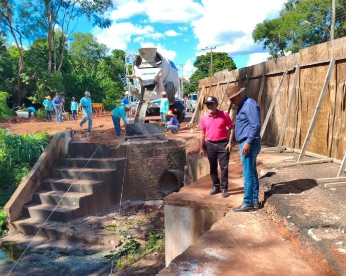 ACESSIBILIDADE: PASSARELA NA RUA BELARMINO FRANÇA