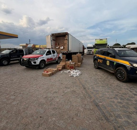 Polícia Rodoviária Federal e Receita Federal Apreendem 12 Milhões de Cigarros Contrabandeados Polícia Rodoviária Federal e Receita Federal Apreendem 12 Milhões de Cigarros Contrabandeados