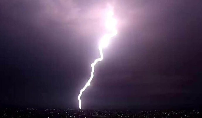 FRENTE FRIA TRAZ CHUVA E TEMPERATURA BAIXA AO SUL