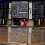 Mercados Europeus Encerram em Direções Opostas com Impacto de Tarifas dos EUA