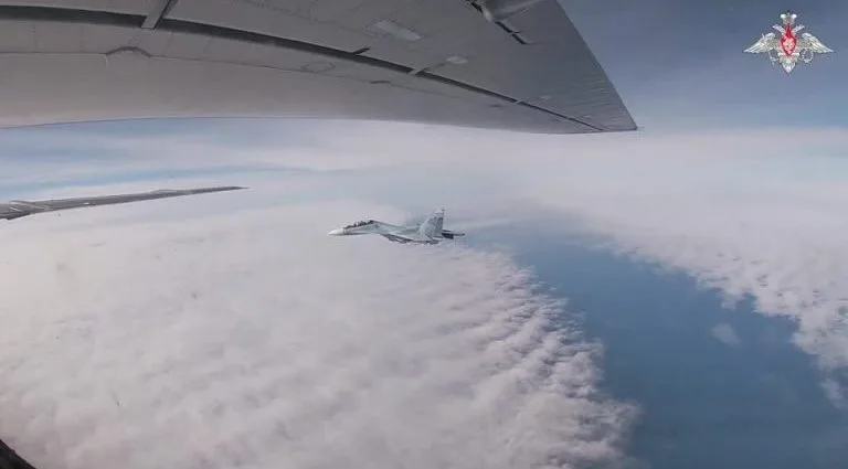Aeronaves Militares Russas Rastreadas na Zona de Identificação do Alasca
