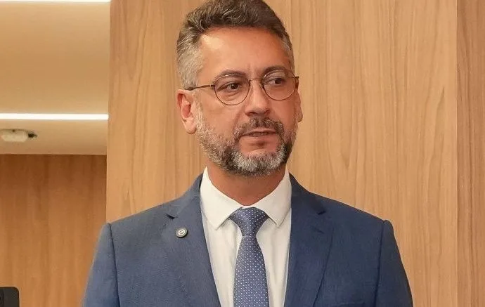 GESTÃO CLÉCIO NO AMAPÁ: AVALIAÇÃO E IMPACTOS