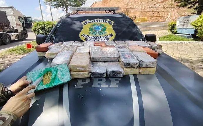 Apreensão de Mais de 50 Quilos de Cocaína em Ação da PRF e PF na Rodovia Presidente Dutra