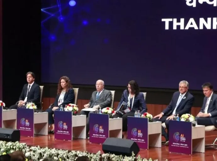 Brasil Apresenta Estratégia de Inteligência Artificial na Índia com Ênfase em Inclusão e Soberania