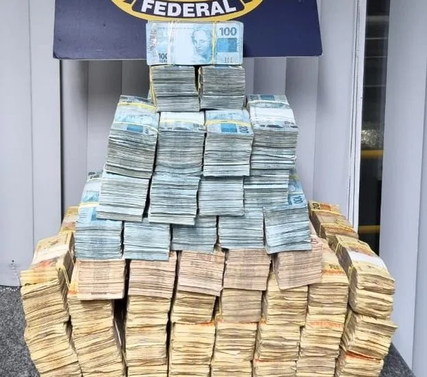 PRF Apreende R$ 2 Milhões em Dinheiro Vivo na BR-101