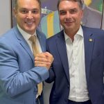 Flávio Bolsonaro Chega ao Rio Grande do Sul para Lançamento da Pré-Campanha de Luciano Zucco