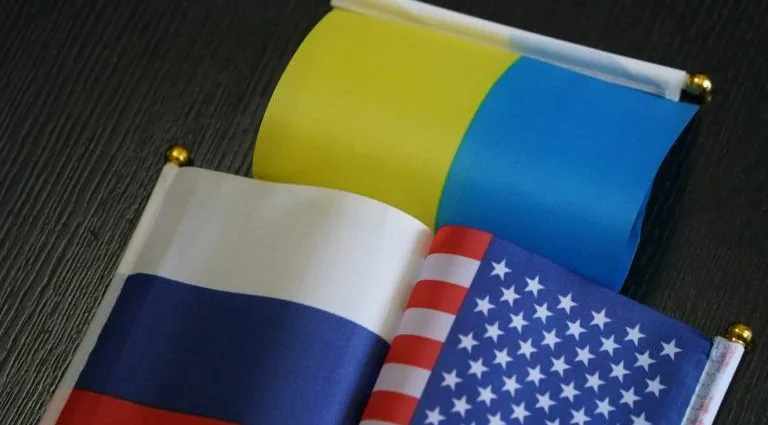 PAZ ENTRE RÚSSIA, EUA E UCRÂNIA: O QUE ESPERAR?