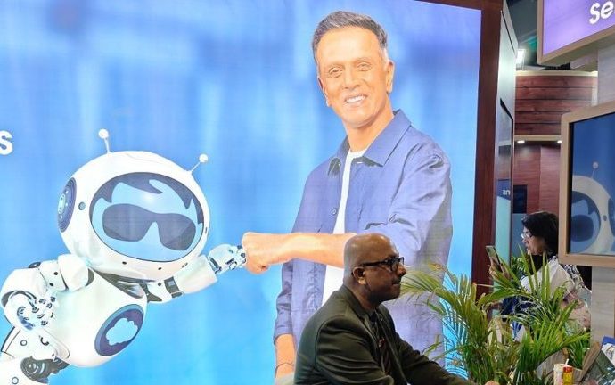 ROBOTIZADOS: A POLÊMICA DA CUMPRIDA AI EM DELHI ROBOTIZADOS: A POLÊMICA DA CUMPRIDA AI EM DELHI