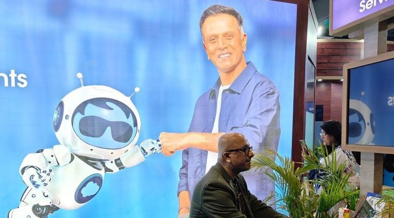 ROBOTIZADOS: A POLÊMICA DA CUMPRIDA AI EM DELHI ROBOTIZADOS: A POLÊMICA DA CUMPRIDA AI EM DELHI