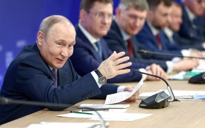 Putin Amplia Atração de Talentos Estrangeiros para a Rússia Putin Amplia Atração de Talentos Estrangeiros para a Rússia