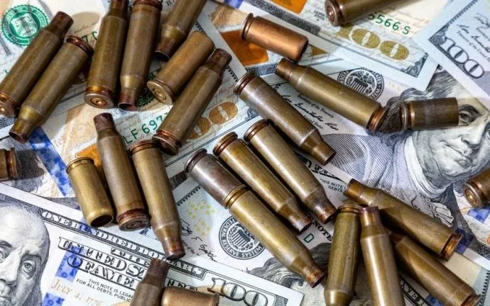 Ucrânia Planeja Exportar Bilhões em Armas, Revela Oficial de Kiev