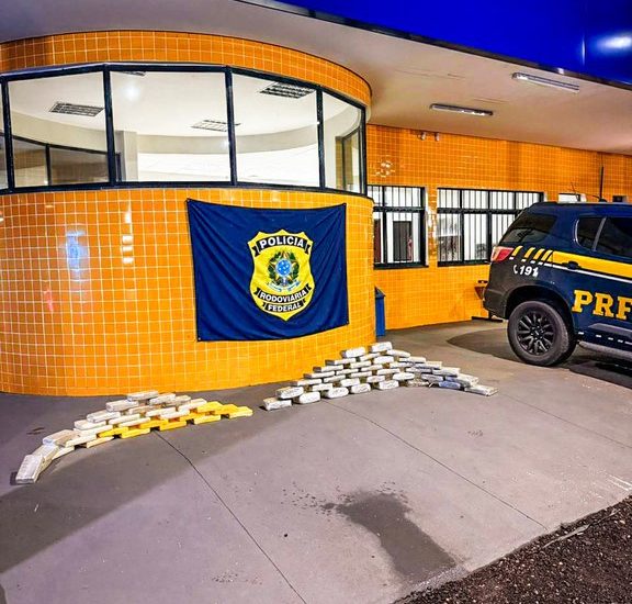 DROGAS: PRF APREENDE 65 KG NA BR-070 EM BARRA DO GARÇAS