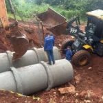 MANUTENÇÃO EM PASSAGEM DE ÁGUAS PLUVIAIS EM ANDRADINA